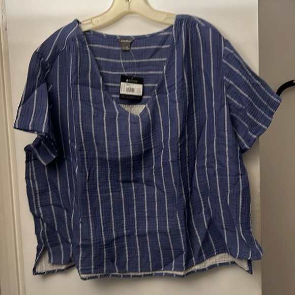 Eddie Bauer NWT blouse/shirt - Picture 1 of 2